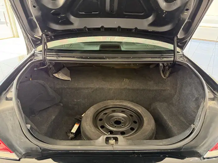 فورد فكتوريا 2008 اسود مدني 20