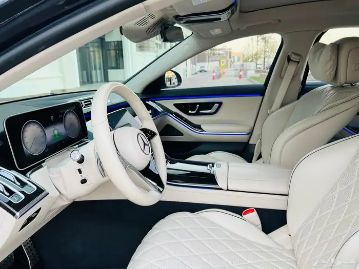 مرسيدس S580 2022 قمة النظافة بحالة الوكالة 36