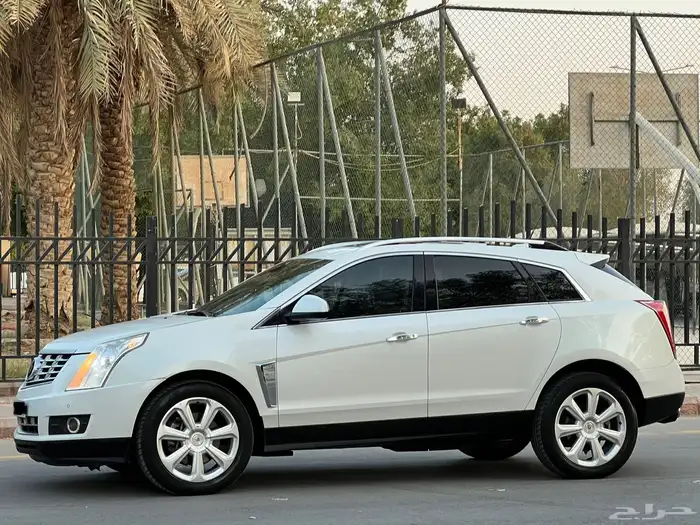 كاديلاك SRX 2013 فل 4