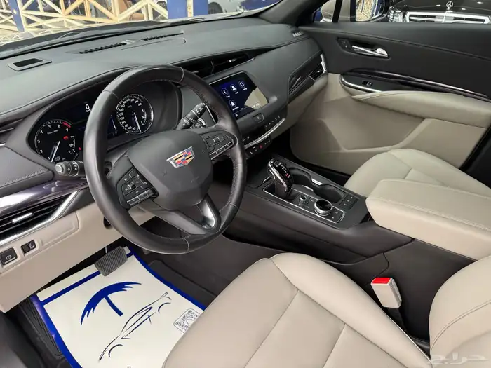 كاديلاك XT4 2023 فل اوبشن عداد 15 الف على الضمان 6