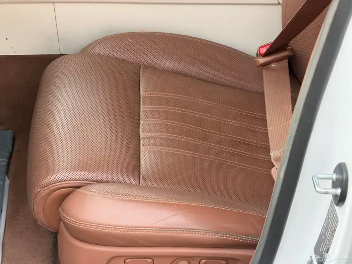 جنسس G90 شبه جديده 2020 32