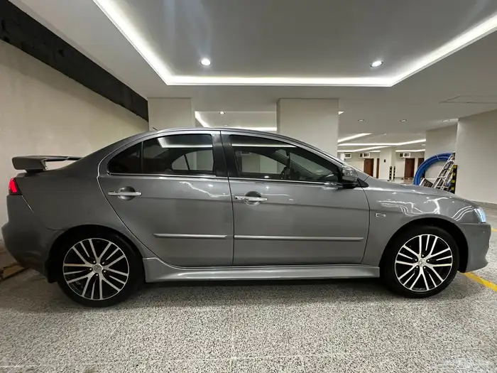 ميتسوبيشي لانسر GT 8