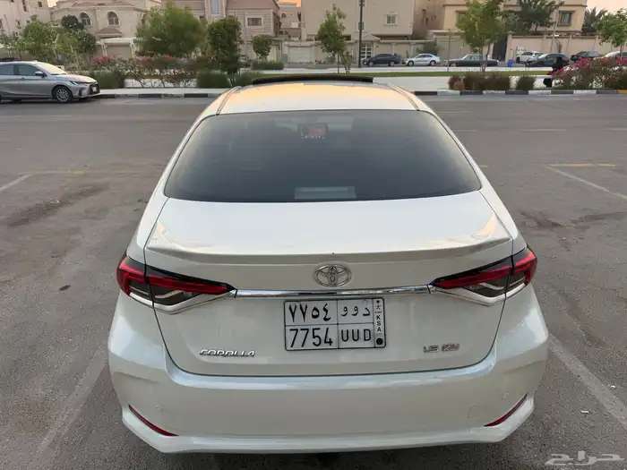للبيع كورولا شبه جديد 5