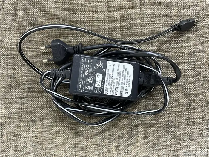 كاميرا Sony Handycam DCR-VX2200e الاحترافية 16