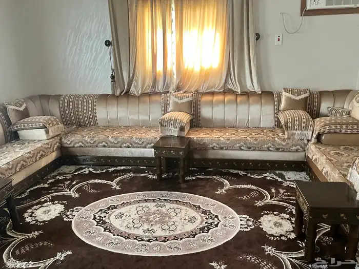 كنب مجلس رجال مع طاولاته وزوايته لسوم 1