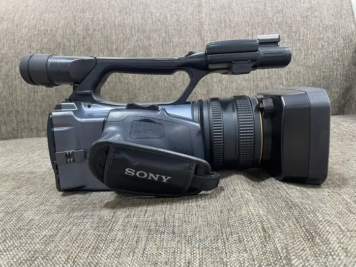 كاميرا Sony Handycam DCR-VX2200e الاحترافية 1