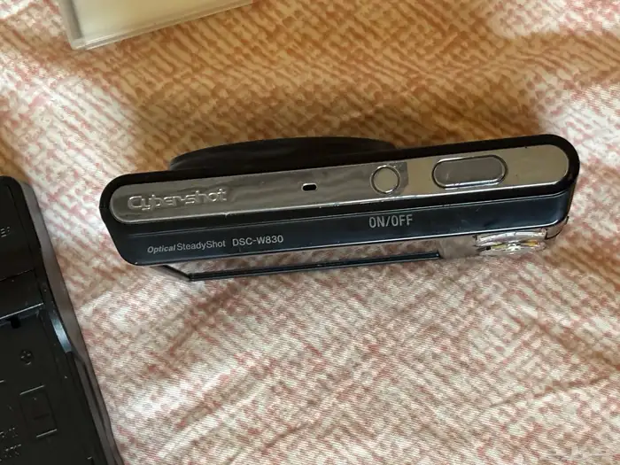 للبيع كاميرا سوني سايبرشوت sony 2