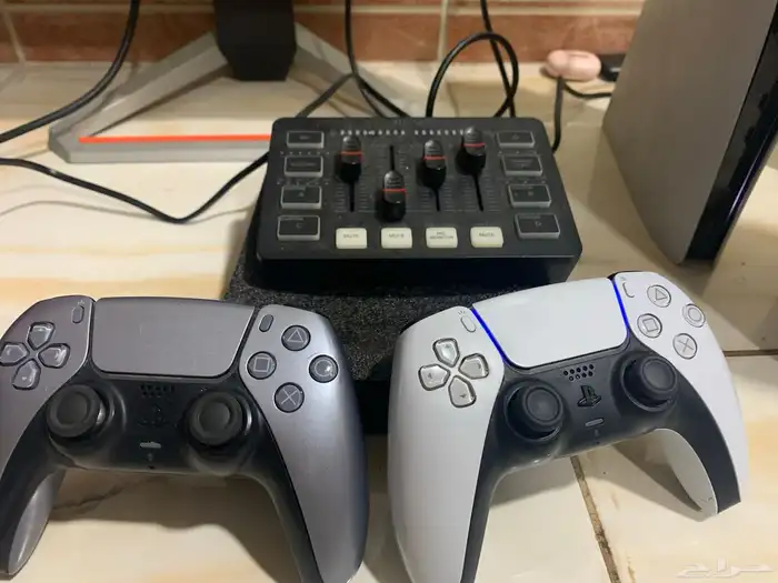 سوني 5  شاشة BenQ   مكسر صوت 2