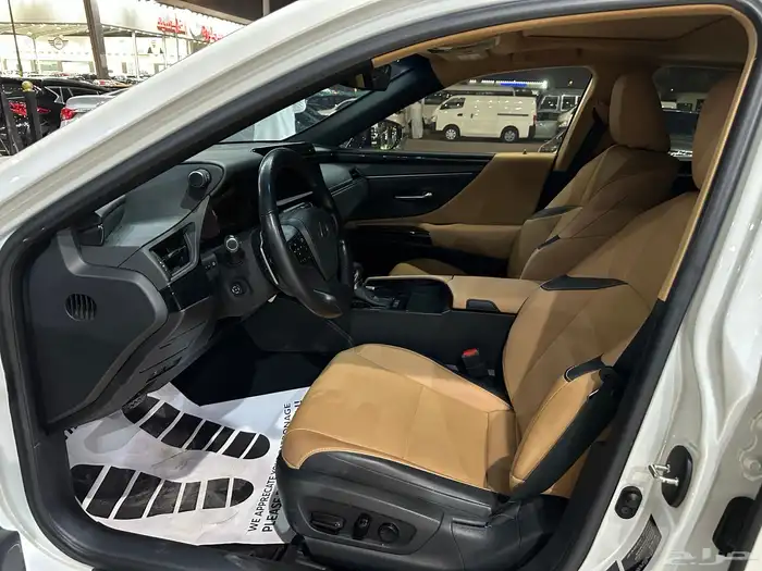 لكزس ES250 موديل 2024 نظيف 5