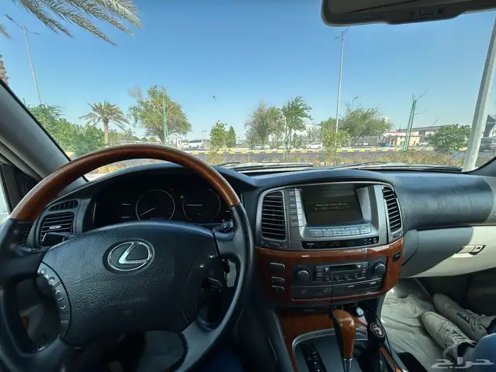 لكزز 2006LX 11