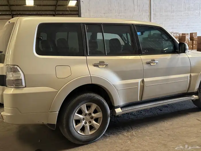 Mitsubishi Pajero V6 3.6L GLS 4
