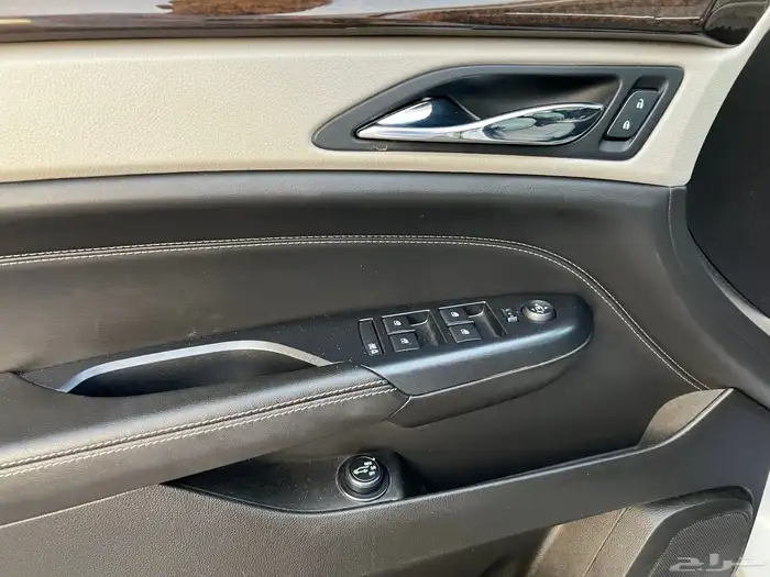 كاديلاك SRX 2013 فل 17