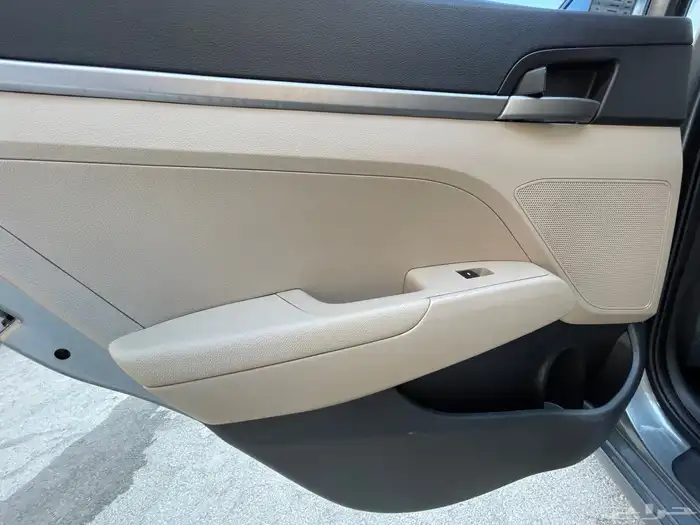 هونداي- إلنترا-2018- استاندر- بنزين- الوعلان 12