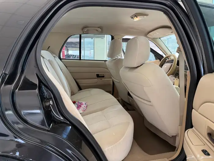 فورد فكتوريا 2008 اسود مدني 12