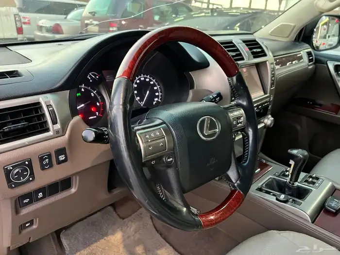 لكزس GX460 فل كامل 2012 9