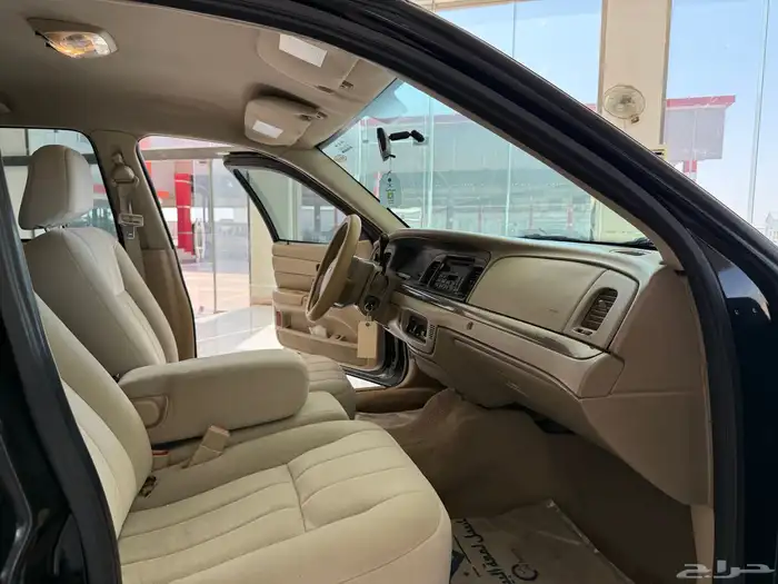 فورد فكتوريا 2008 اسود مدني 13