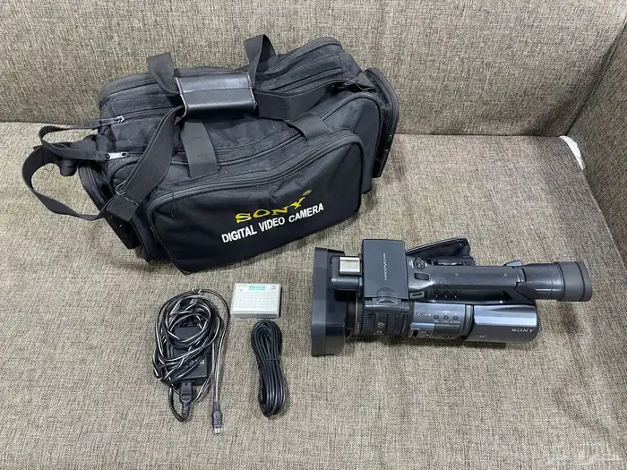 كاميرا Sony Handycam DCR-VX2200e الاحترافية 12