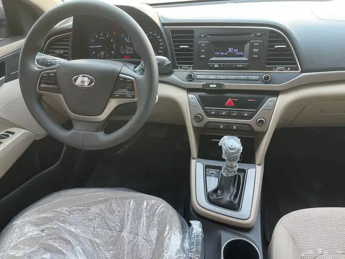 هونداي- إلنترا-2018- استاندر- بنزين- الوعلان 18