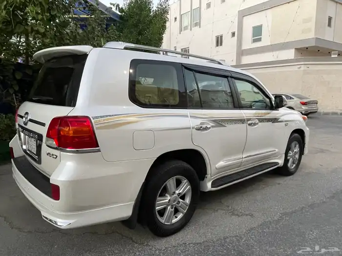 جيب لاندكروزر فكسار 10