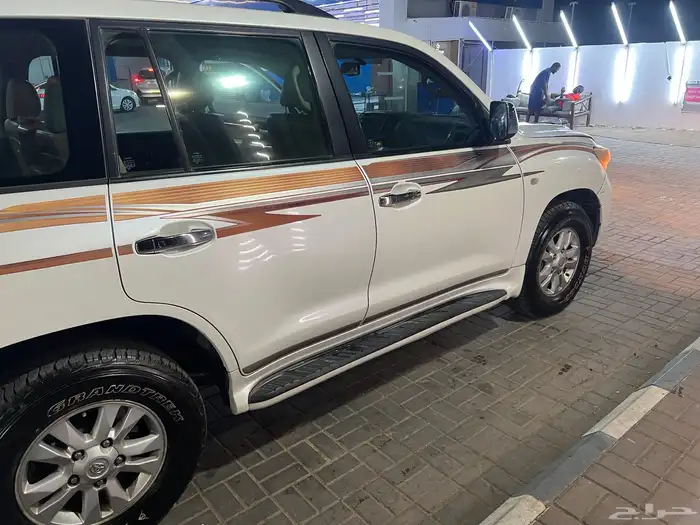 لاندكروزر VXR 2009 فل كامل 0