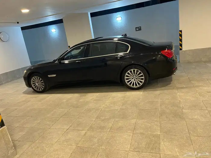 BMW730 2012 2