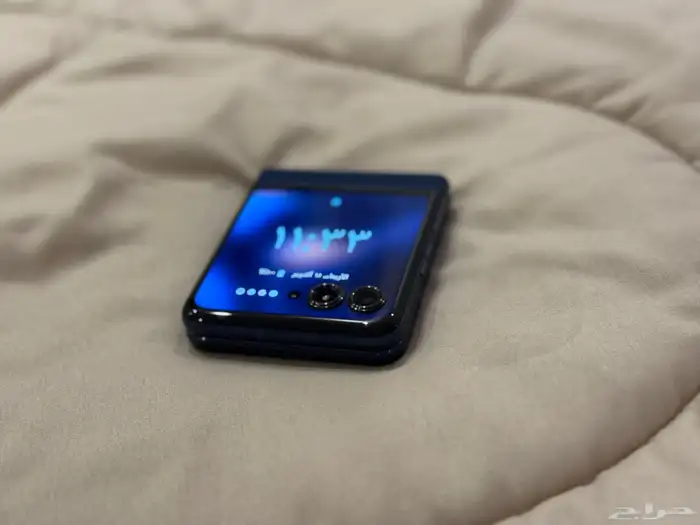 موتورولا رازر 60 شبه جديدMotorola Razr 60 Blue  almost naw 5