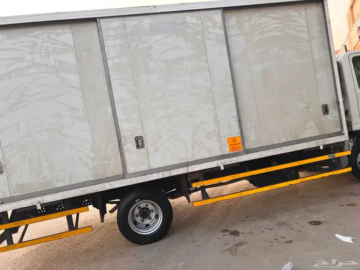 للبيع ايسوزو دينه 2020 نظيفة جدا 5 متر 2