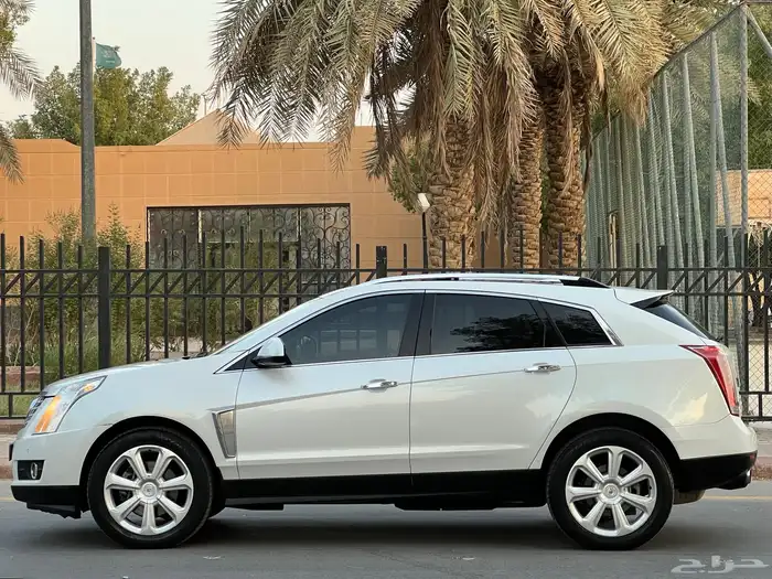 كاديلاك SRX 2013 فل 3