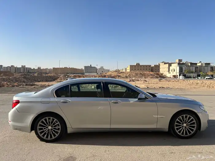 بي ام دبليو 730 2014 4