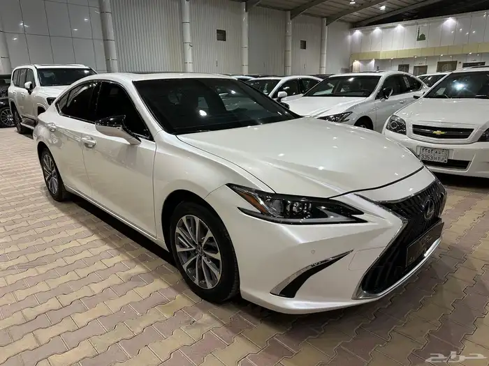 لكزس ES250 موديل 2024 نظيف 2