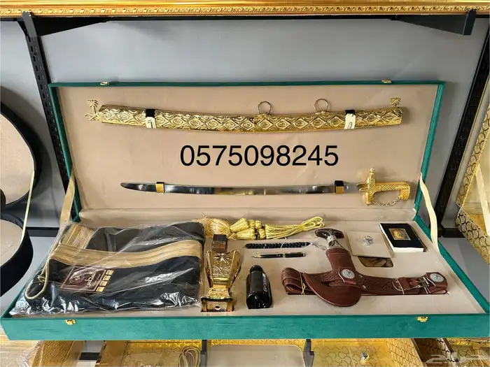 هدايا بشت سيف عطر عود دروع أكريليك 2