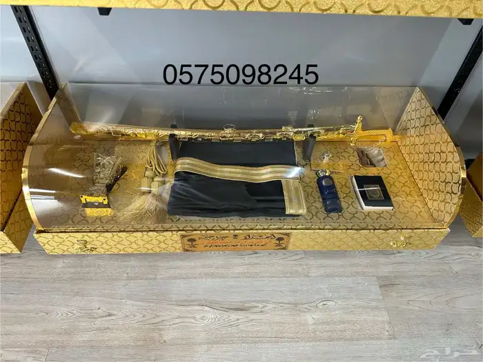 هدايا بشت سيف عطر عود دروع أكريليك 4