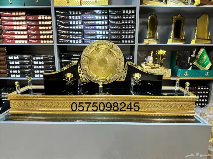 هدايا بشت سيف عطر عود دروع أكريليك 12