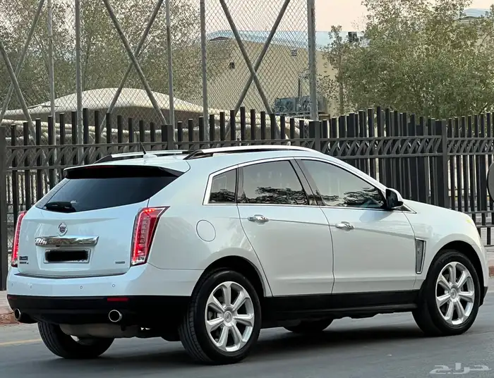 كاديلاك SRX 2013 فل 8