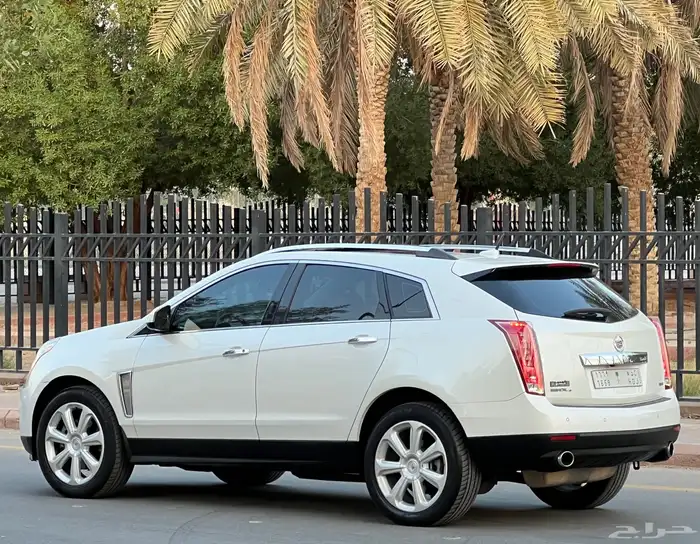 كاديلاك SRX 2013 فل 2