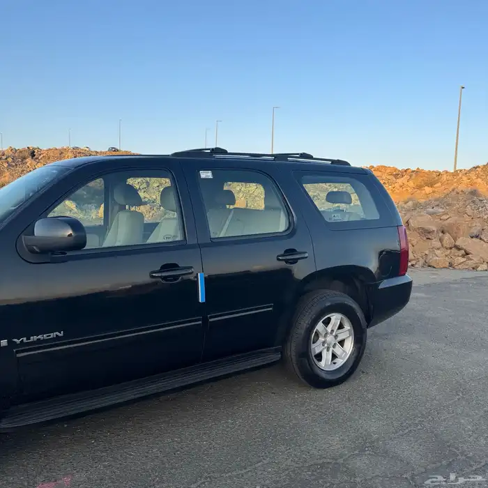 يوكن 2009 مخزن دبل ماشي 136 الف 2