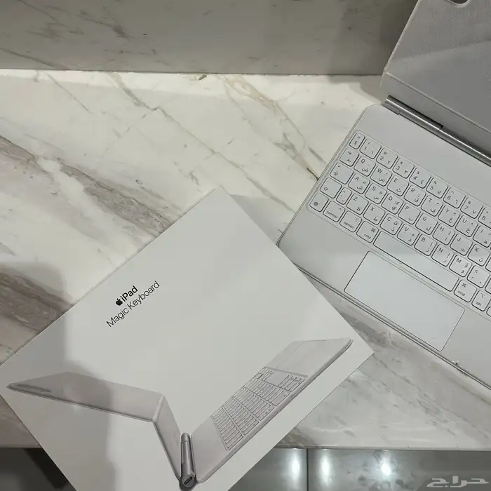Apple magic keyboard (11-inch) 4