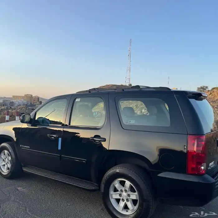 يوكن 2009 مخزن دبل ماشي 136 الف 3