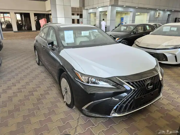 لكزس es 250 استاندر سعودى2025 لدى شركه ابن ذياب 0