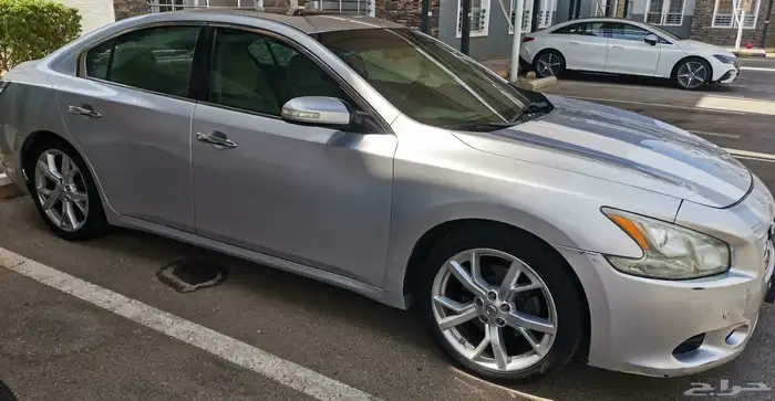 للبيع نيسان ماكسيما 2013 نص فل 6 سلندر 3600cc 300hp 4