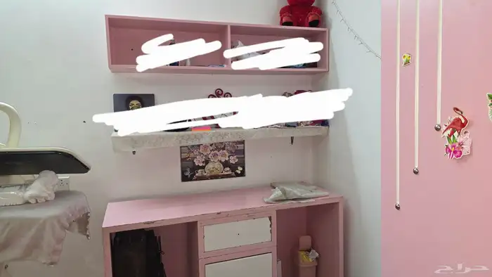 للبيع طاولات مع الارفرف كاملين 0