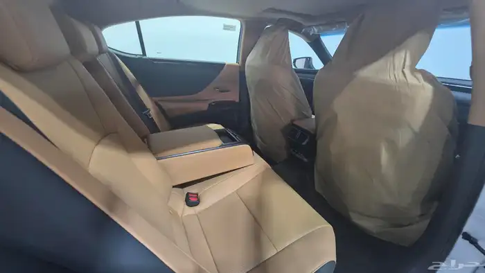 لكزس ES350 AA 2024 17