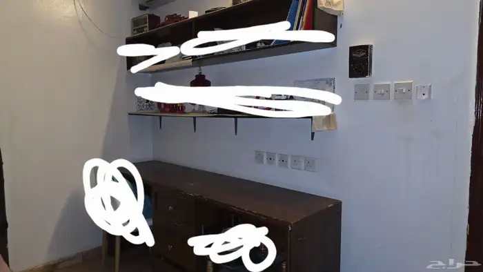 للبيع طاولات مع الارفرف كاملين 1