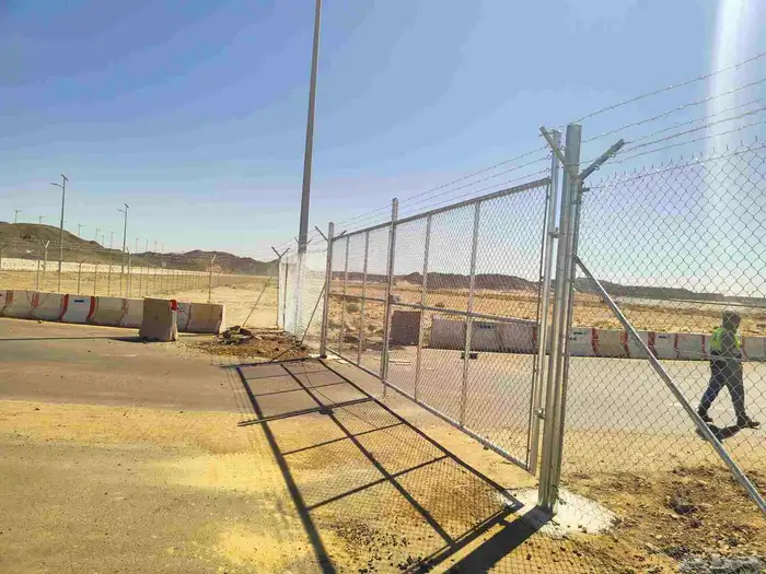 يوجد لدينا جميع انواع الشبوك انخيل واشجار الزيتون توريد وترك 13