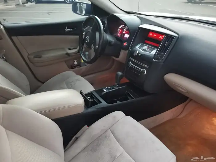 للبيع نيسان ماكسيما 2013 نص فل 6 سلندر 3600cc 300hp 6