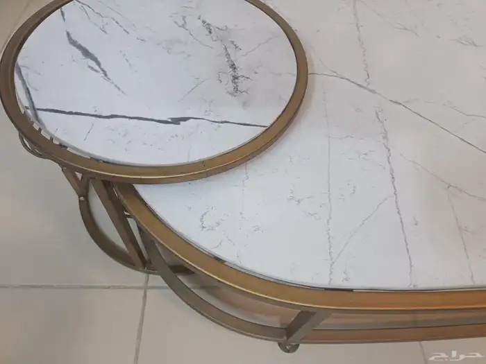 طاولات للبيع ب 150 0