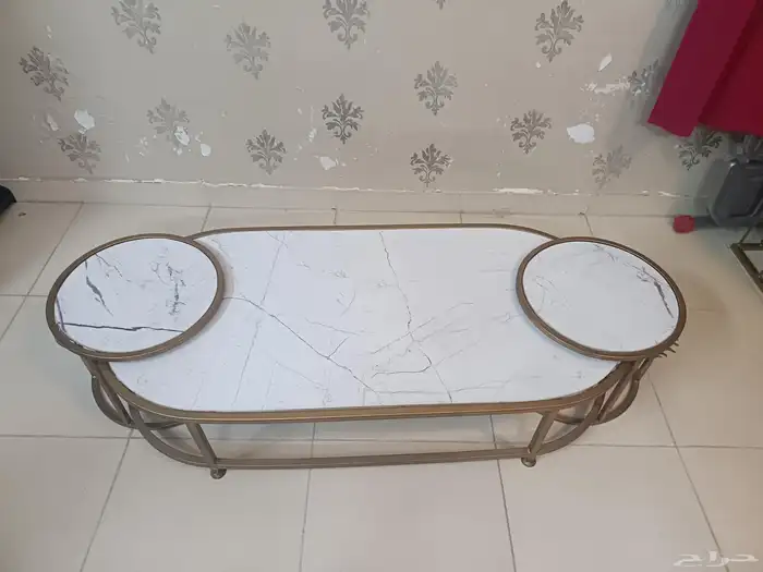 طاولات للبيع ب 150 2