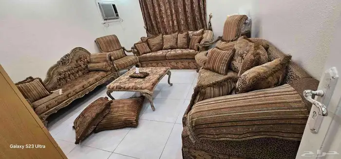 طقم كنب مع ستاره وطاولات ودولاب بسعر400 0