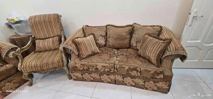 طقم كنب مع ستاره وطاولات ودولاب بسعر400 4