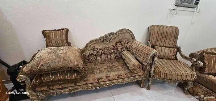 طقم كنب مع ستاره وطاولات ودولاب بسعر400 2